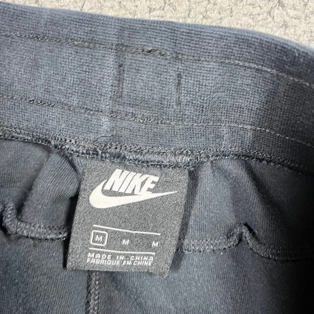 Nike Kids Sportswear Tech Fleece Cropped‎ Jogger Pants Black AQ9677-010 Medium